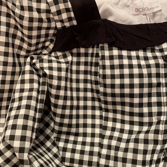 BCBGeneration Gingham Crop Top - Picture 4 of 4
